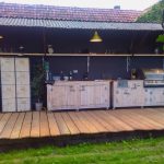 Outdoor-Küchen Country - Terrasse mit Schränken und Gesamtausstattung