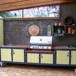 Gartenküche Iron mit Santos Free Eden Gas Grill und 4er Gaskochfeld, Arbeitsplatte Rosso Multi Color Granit